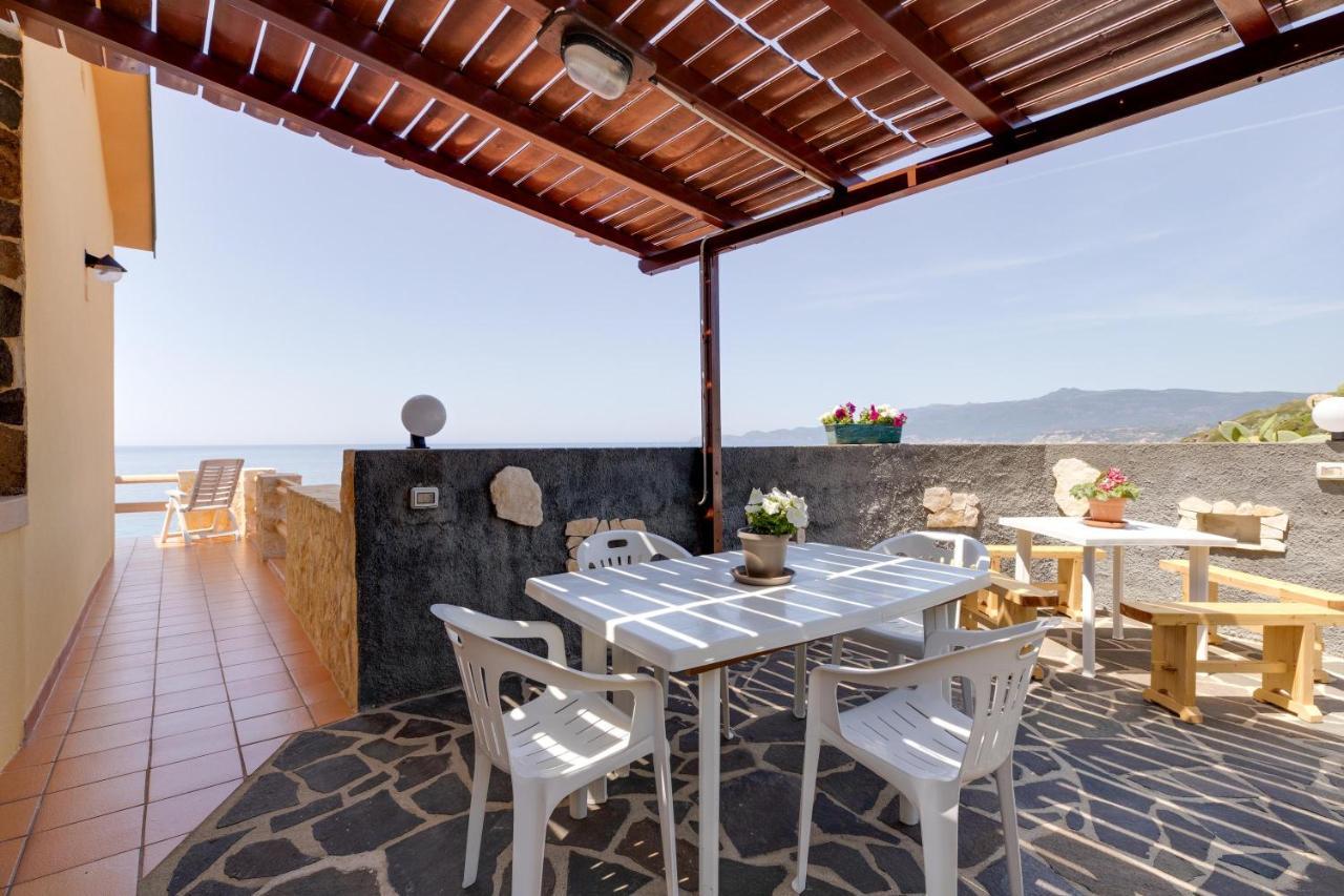 La Terrazza Sul Mare Villa Magomadas Luaran gambar