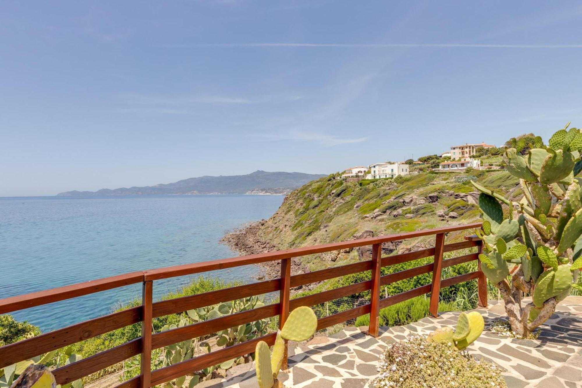 La Terrazza Sul Mare Villa Magomadas Luaran gambar